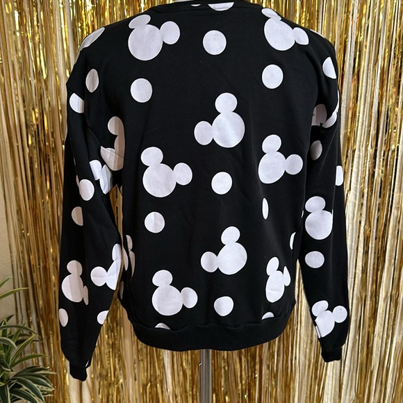 Pretty Mickey Mouse Sweat Shirt.♥️ - Picture 3 of 3